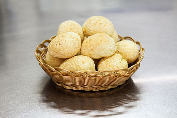 De onde o pão de queijo surgiu?